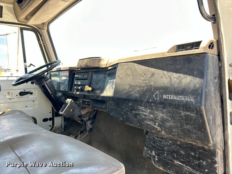 image for item EK4864 2001 International  4700 dump truck