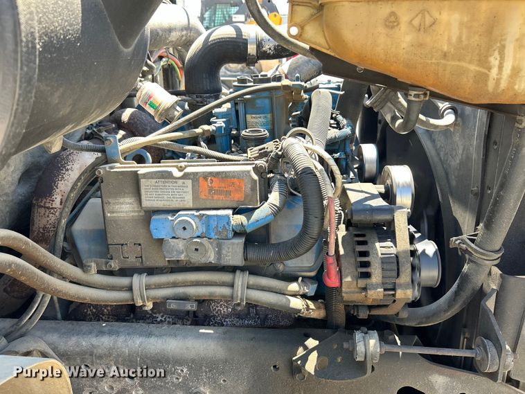 image for item EK4864 2001 International  4700 dump truck