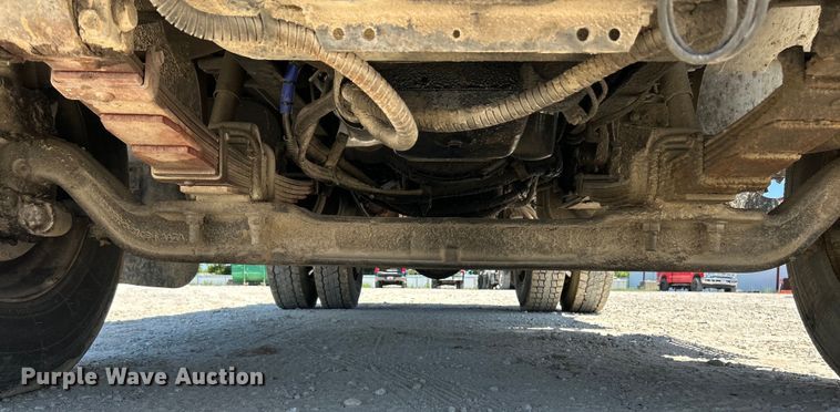 image for item EK4864 2001 International  4700 dump truck