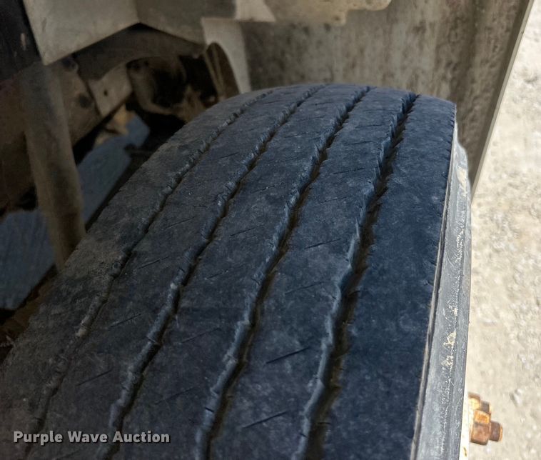 image for item EK4864 2001 International  4700 dump truck