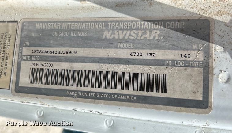 image for item EK4864 2001 International  4700 dump truck