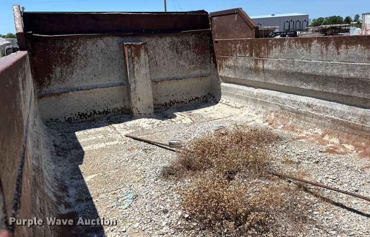 image for item EK4866 2001 Ford F650 Super Duty XL dump truck