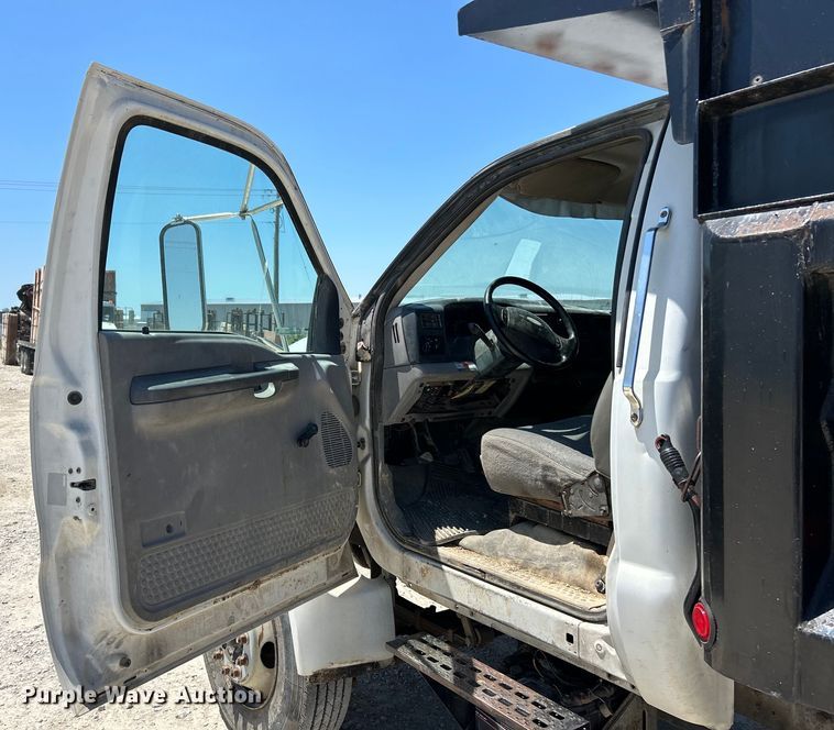 image for item EK4866 2001 Ford F650 Super Duty XL dump truck