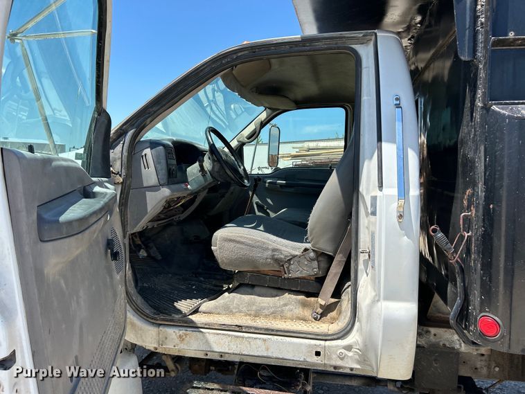 image for item EK4866 2001 Ford F650 Super Duty XL dump truck