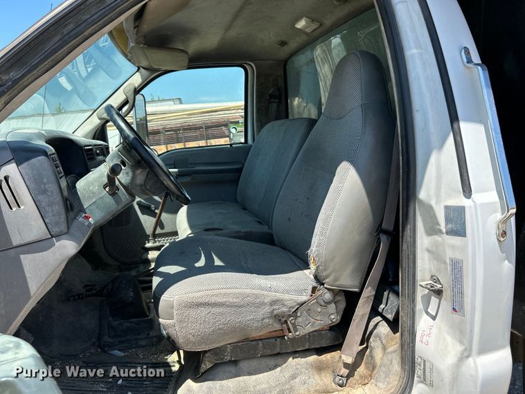 image for item EK4866 2001 Ford F650 Super Duty XL dump truck