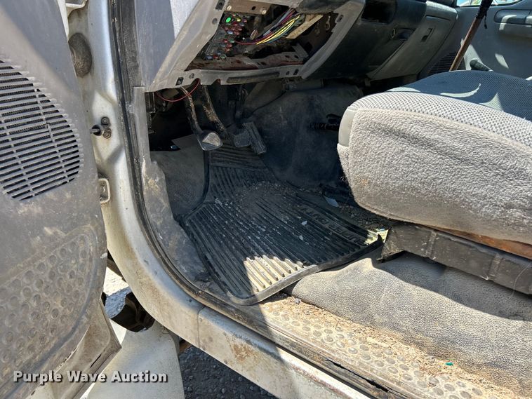 image for item EK4866 2001 Ford F650 Super Duty XL dump truck