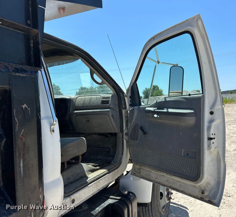 image for item EK4866 2001 Ford F650 Super Duty XL dump truck