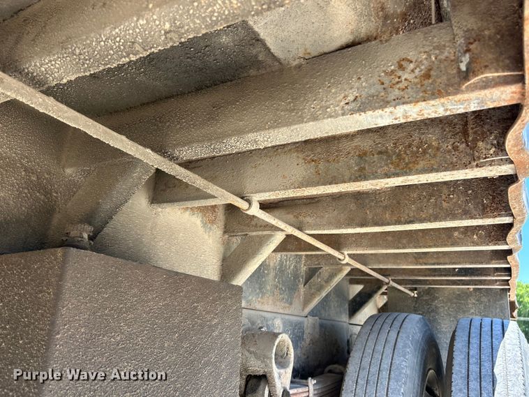 image for item EK4866 2001 Ford F650 Super Duty XL dump truck