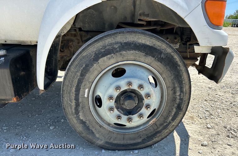 image for item EK4866 2001 Ford F650 Super Duty XL dump truck