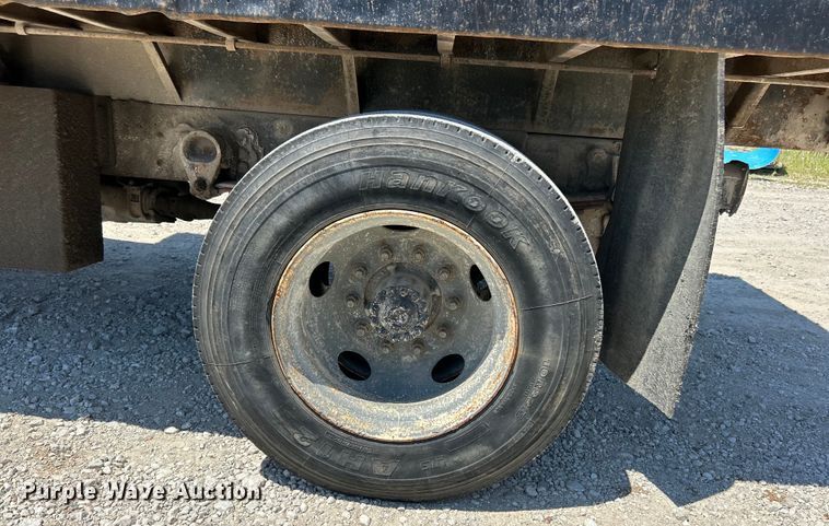 image for item EK4866 2001 Ford F650 Super Duty XL dump truck