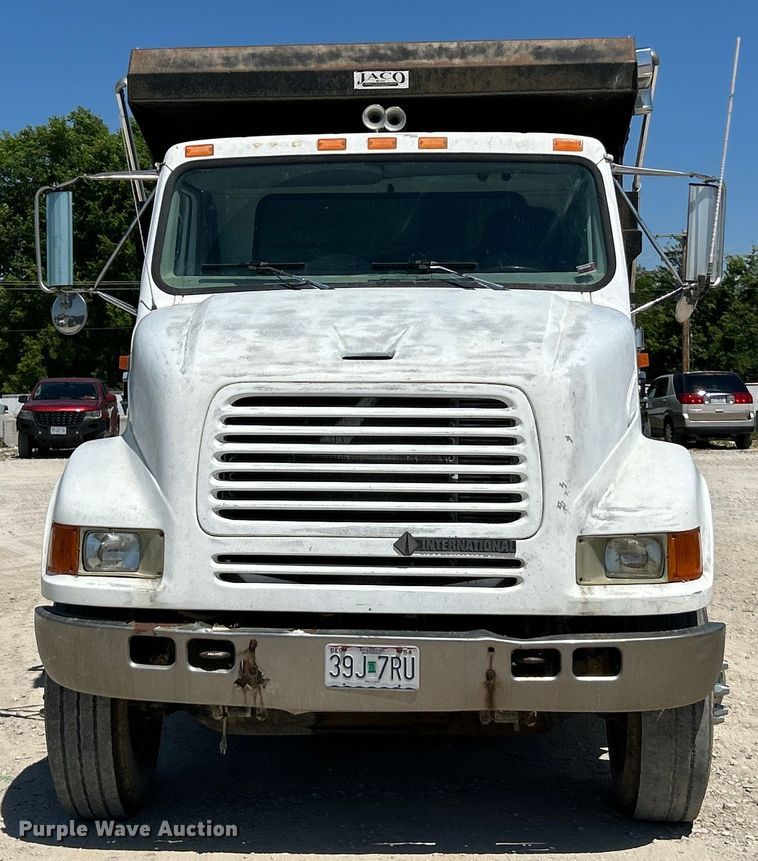 image for item EK4867 1998 International  8100 dump truck