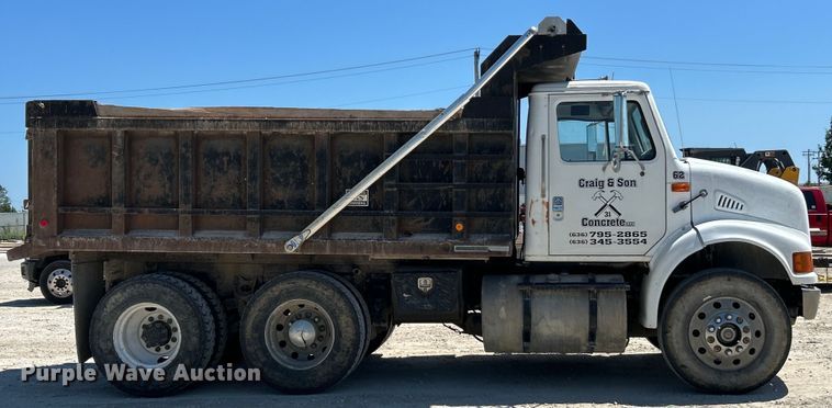 image for item EK4867 1998 International  8100 dump truck