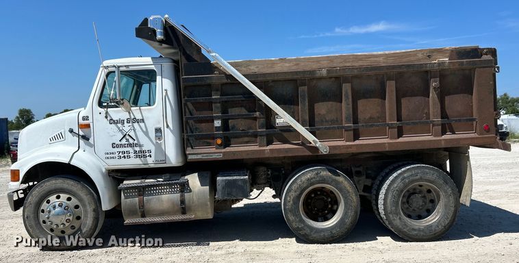 image for item EK4867 1998 International  8100 dump truck
