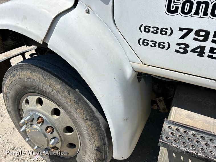 image for item EK4867 1998 International  8100 dump truck