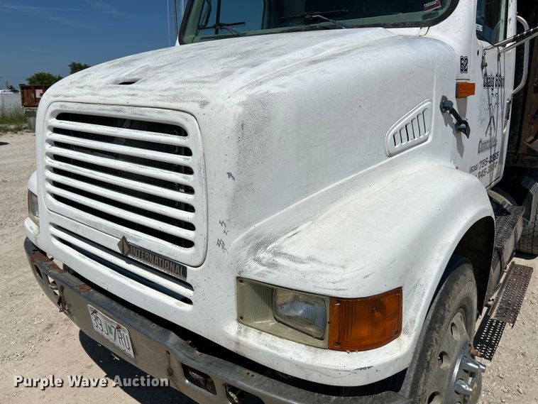 image for item EK4867 1998 International  8100 dump truck