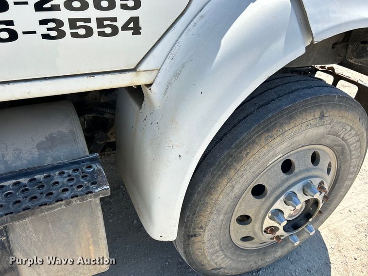 image for item EK4867 1998 International  8100 dump truck