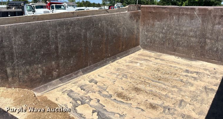 image for item EK4867 1998 International  8100 dump truck