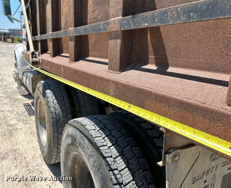 image for item EK4867 1998 International  8100 dump truck