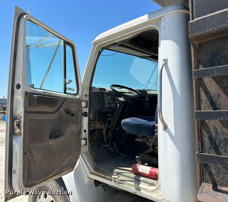 image for item EK4867 1998 International  8100 dump truck