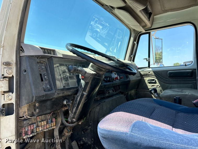 image for item EK4867 1998 International  8100 dump truck