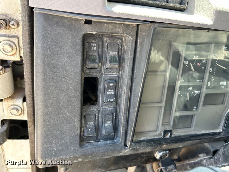 image for item EK4867 1998 International  8100 dump truck