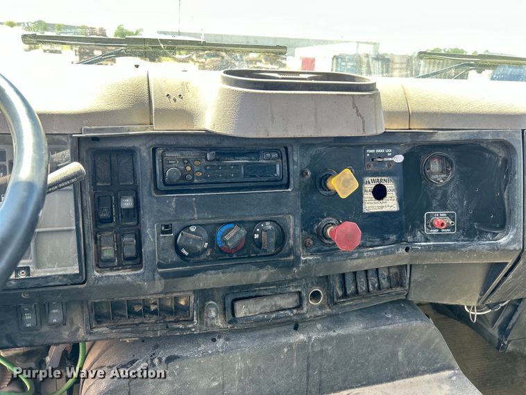 image for item EK4867 1998 International  8100 dump truck