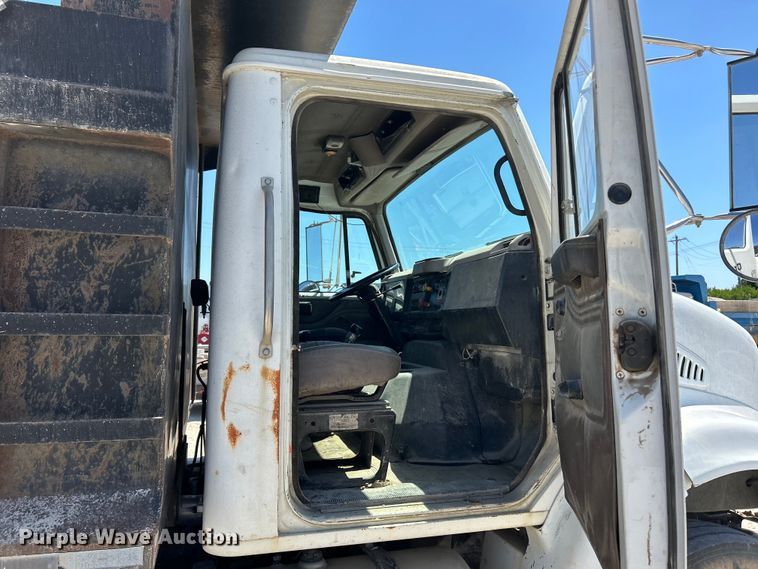 image for item EK4867 1998 International  8100 dump truck