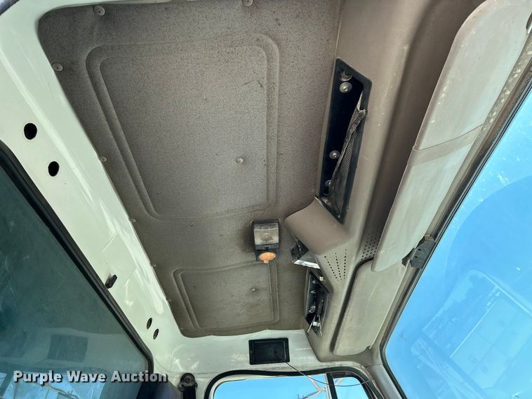 image for item EK4867 1998 International  8100 dump truck