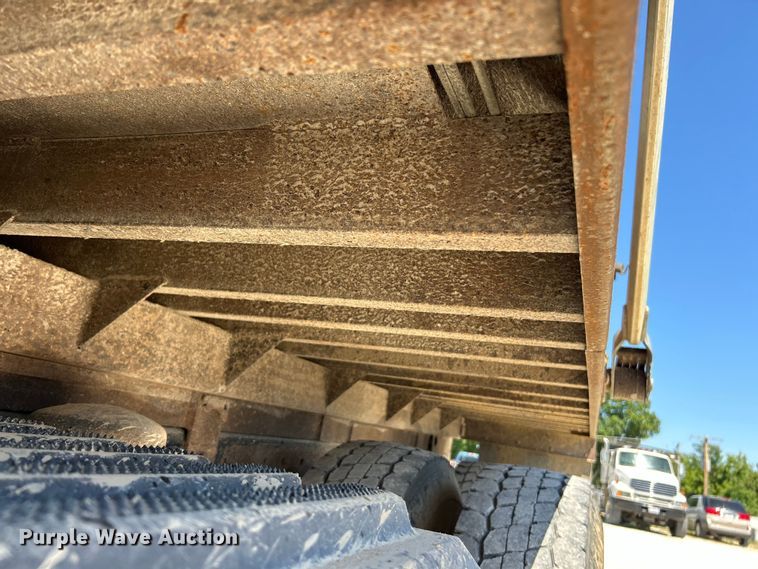 image for item EK4867 1998 International  8100 dump truck