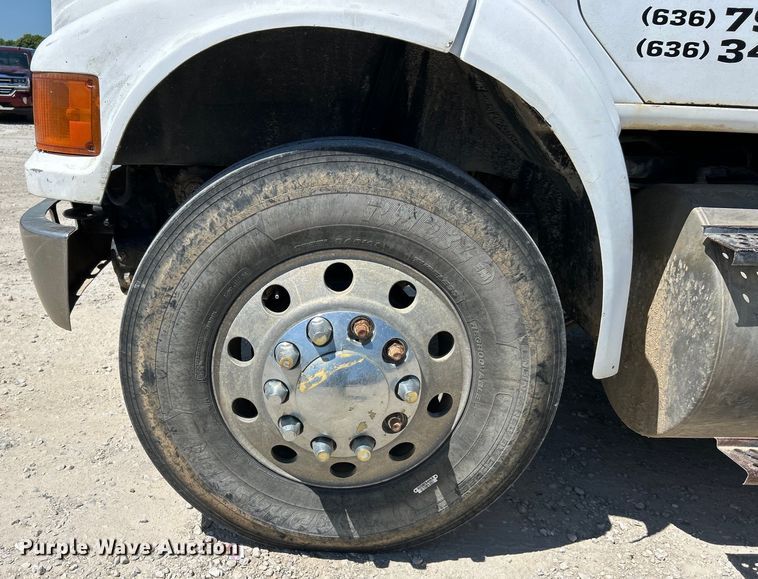 image for item EK4867 1998 International  8100 dump truck