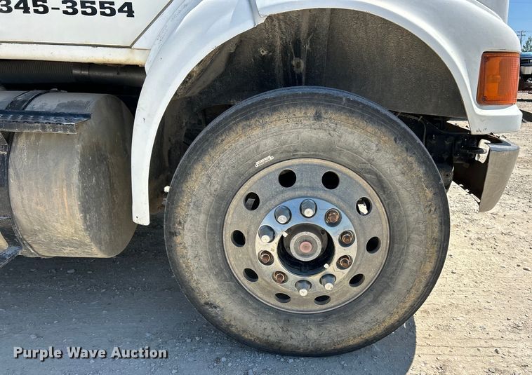 image for item EK4867 1998 International  8100 dump truck