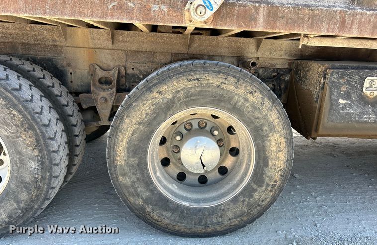 image for item EK4867 1998 International  8100 dump truck