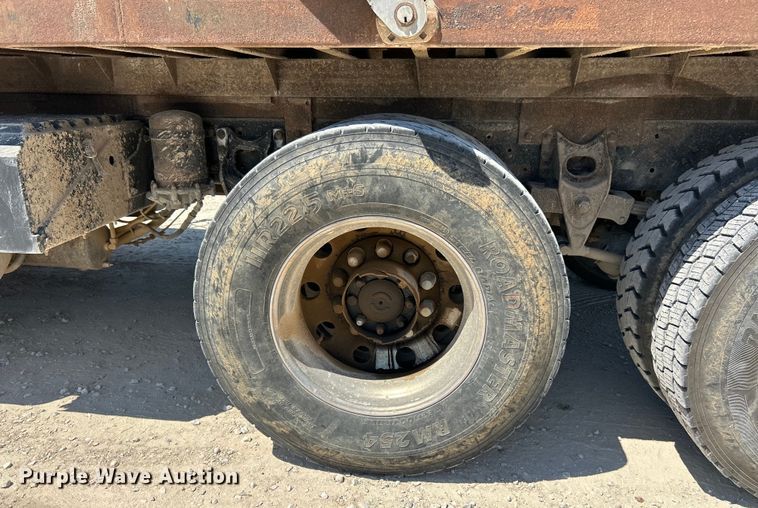 image for item EK4867 1998 International  8100 dump truck