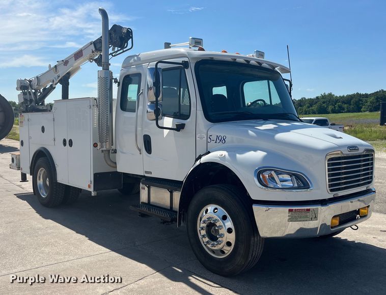 image for item EK8710 2006 Freightliner  Business Class M2 Crew Cab utility / service truck