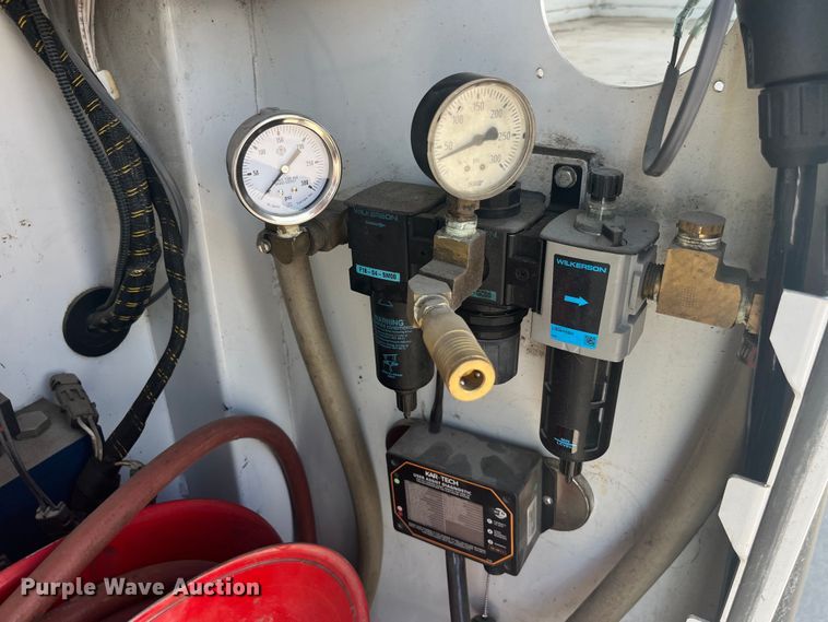 image for item EK8710 2006 Freightliner  Business Class M2 Crew Cab utility / service truck