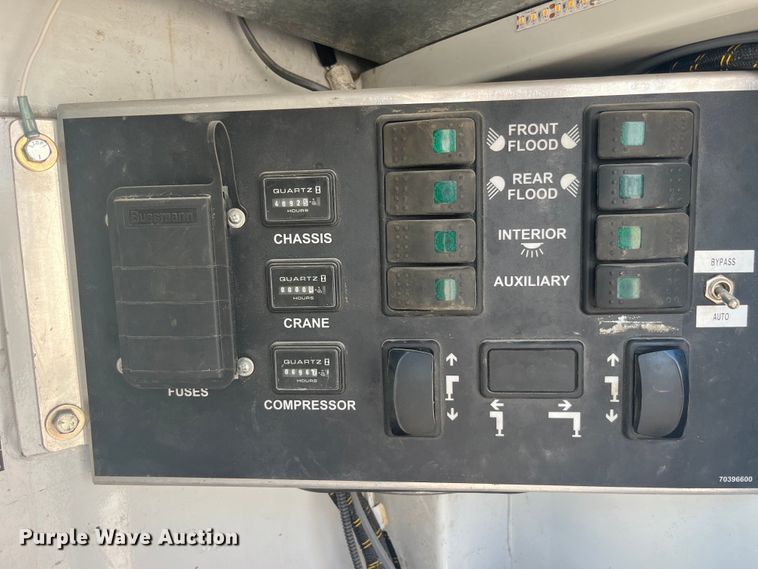 image for item EK8710 2006 Freightliner  Business Class M2 Crew Cab utility / service truck