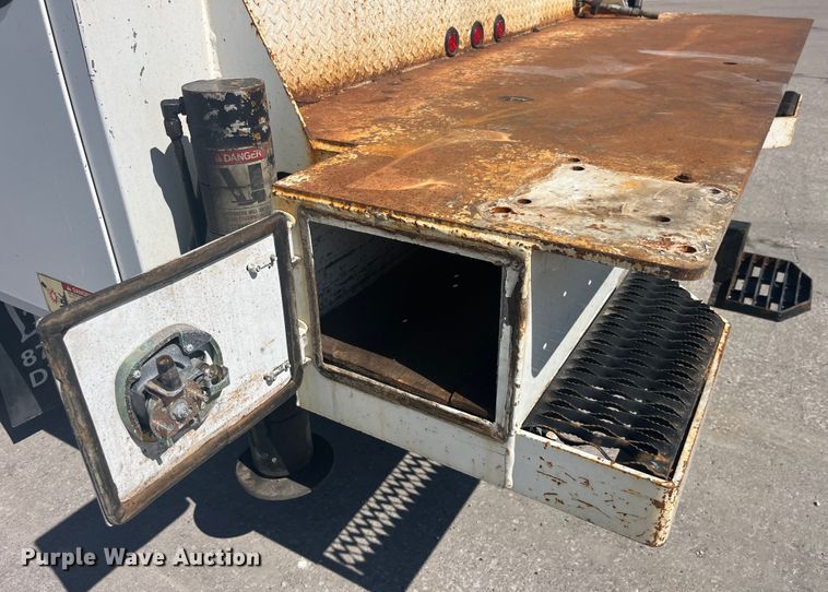 image for item EK8710 2006 Freightliner  Business Class M2 Crew Cab utility / service truck