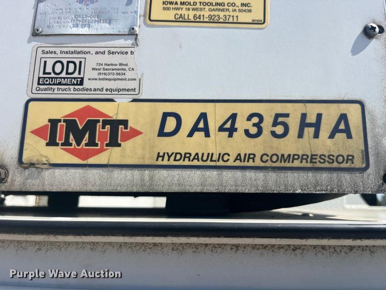 image for item EK8710 2006 Freightliner  Business Class M2 Crew Cab utility / service truck