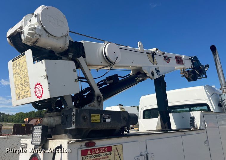 image for item EK8710 2006 Freightliner  Business Class M2 Crew Cab utility / service truck