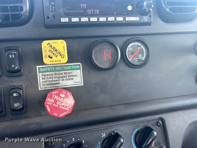 image for item EK8710 2006 Freightliner  Business Class M2 Crew Cab utility / service truck