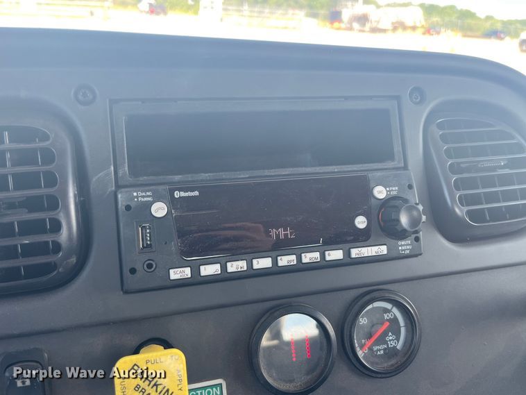 image for item EK8710 2006 Freightliner  Business Class M2 Crew Cab utility / service truck