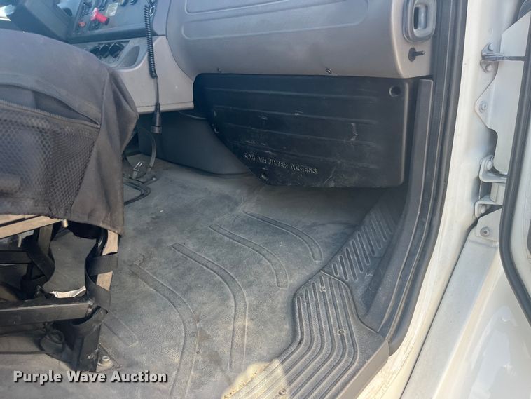 image for item EK8710 2006 Freightliner  Business Class M2 Crew Cab utility / service truck