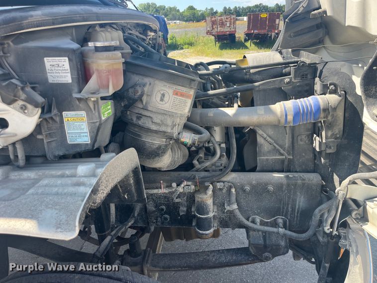 image for item EK8710 2006 Freightliner  Business Class M2 Crew Cab utility / service truck