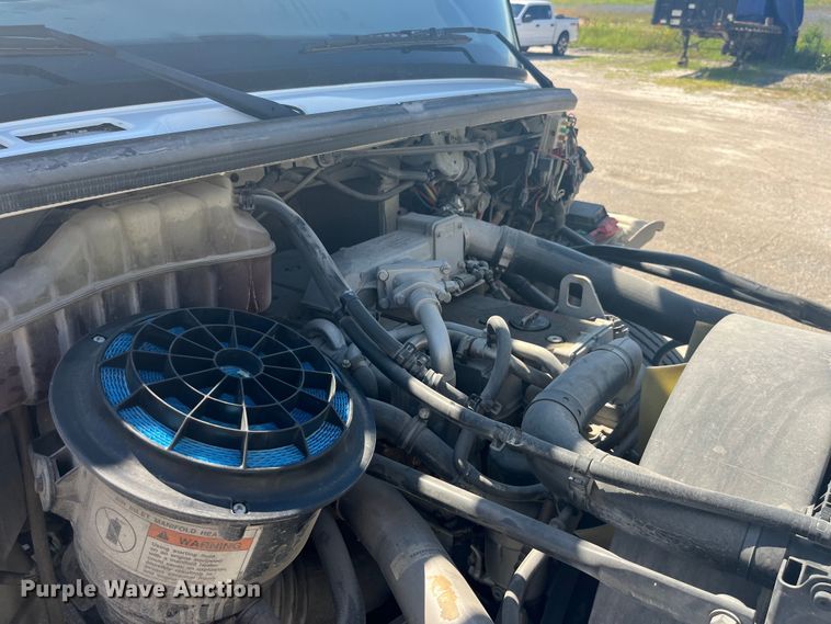 image for item EK8710 2006 Freightliner  Business Class M2 Crew Cab utility / service truck