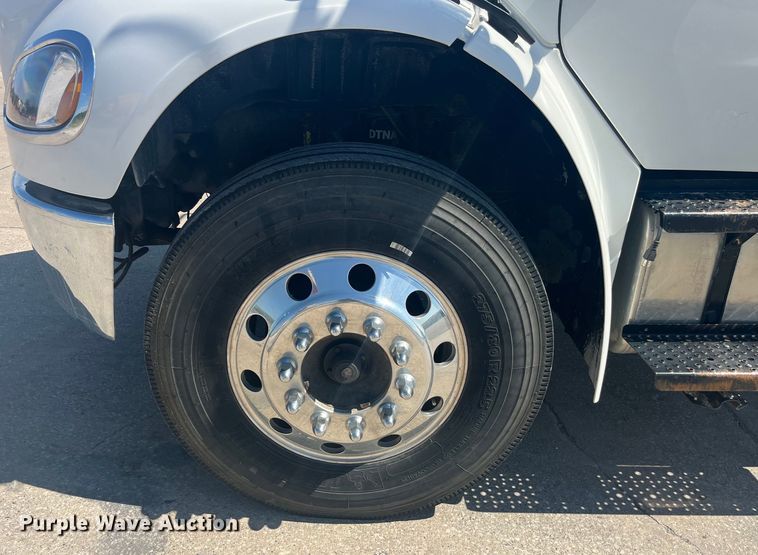 image for item EK8710 2006 Freightliner  Business Class M2 Crew Cab utility / service truck