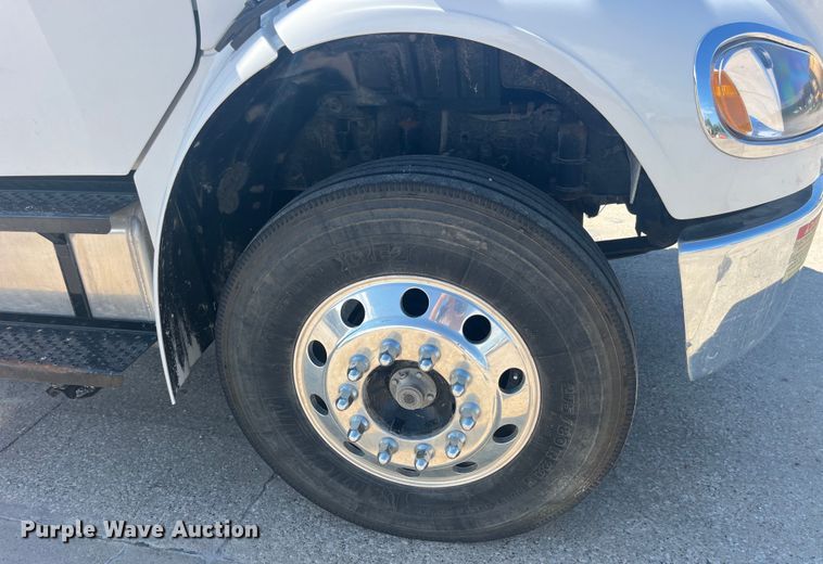 image for item EK8710 2006 Freightliner  Business Class M2 Crew Cab utility / service truck