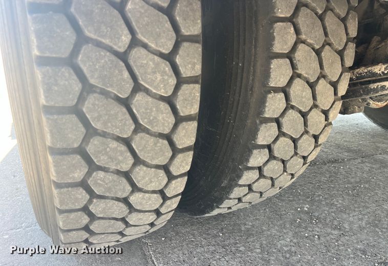 image for item EK8710 2006 Freightliner  Business Class M2 Crew Cab utility / service truck