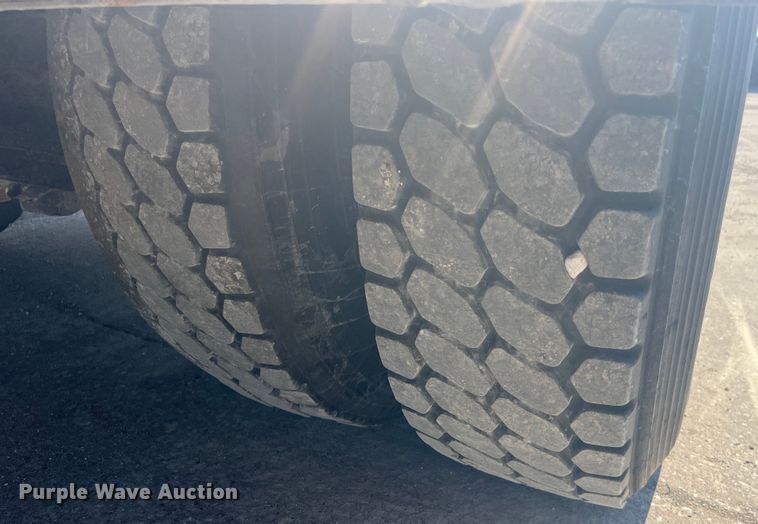 image for item EK8710 2006 Freightliner  Business Class M2 Crew Cab utility / service truck