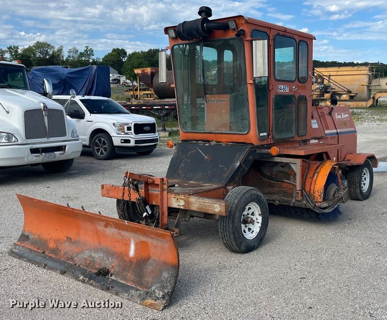 image for item EK8711 2000 Broce RC 350 broom