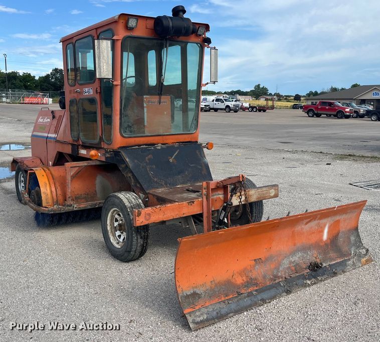 image for item EK8711 2000 Broce RC 350 broom